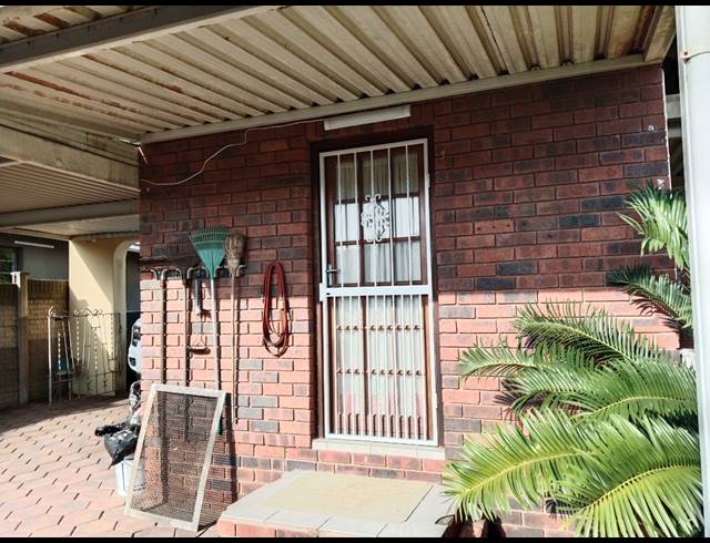 3 BEDROOM HOUSE FOR SALE IN BLUFF